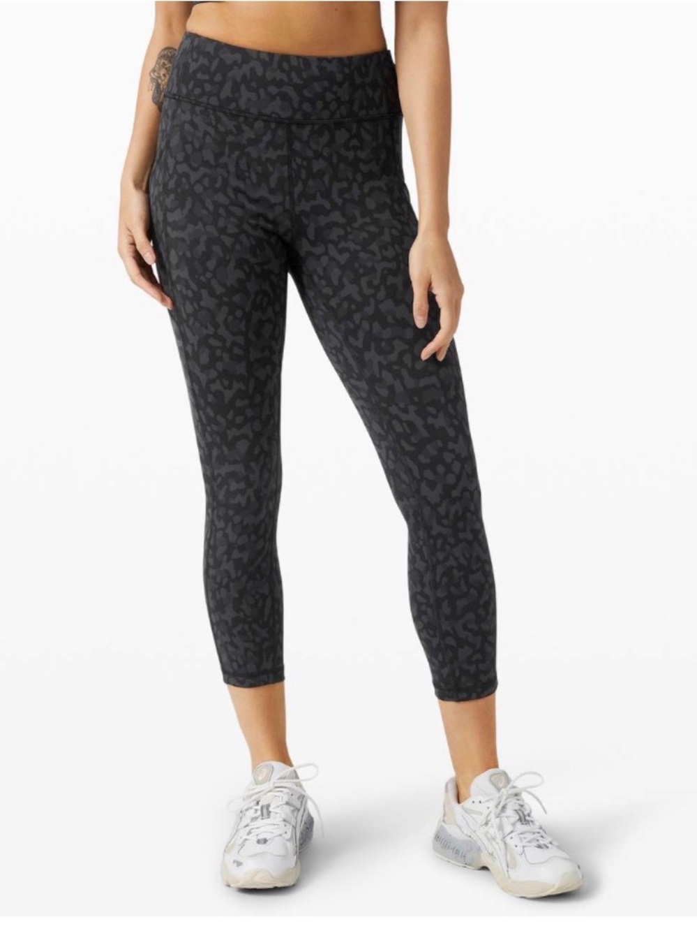 Lululemon Athletica Invigorate High-Rise Crop leggings 23, size 6